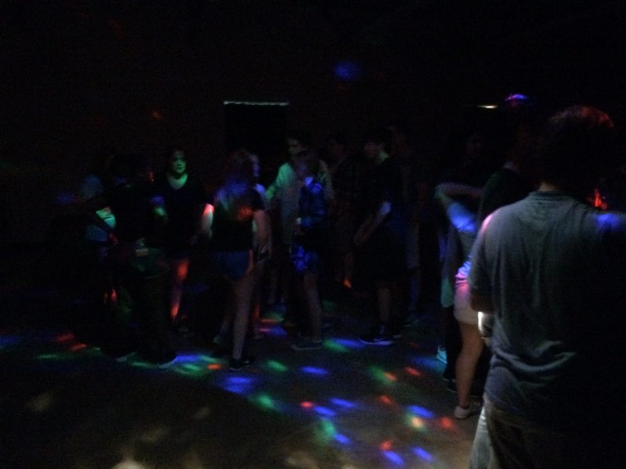MSMS+students+get+down+on+the+dance+floor.