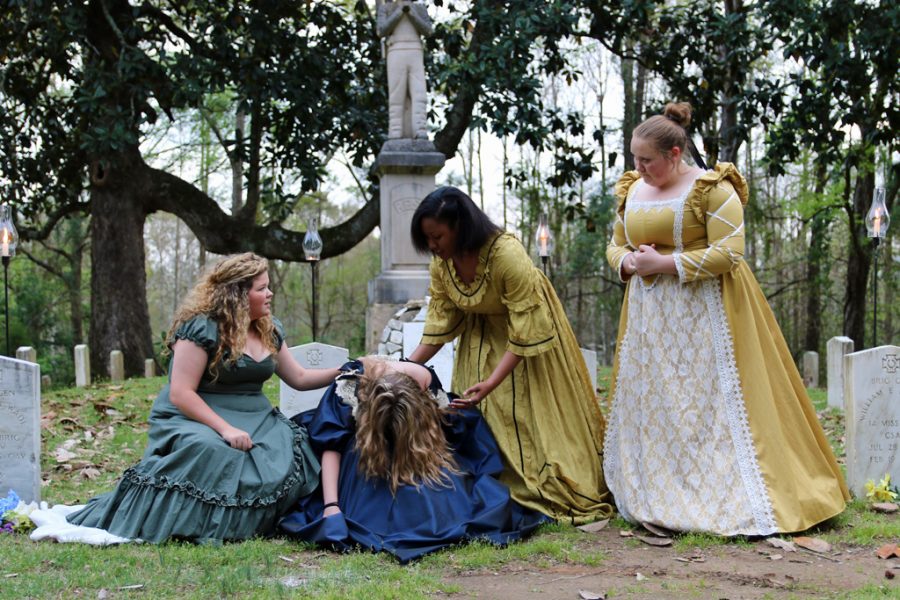 Kenadi Freeman, Regan Conner, TaKiya Moore, and Alana Andrus perform as the Decoration Day Ladies, four Columbus women who were the first in the nation to decorate the graves of both Confederate
and Union dead after the war, inspiring our current Memorial Day celebrations.
