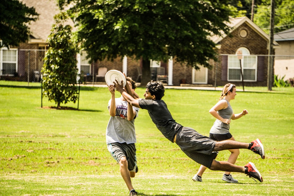 Students+give+it+their+all+in+ultimate+frisbee.