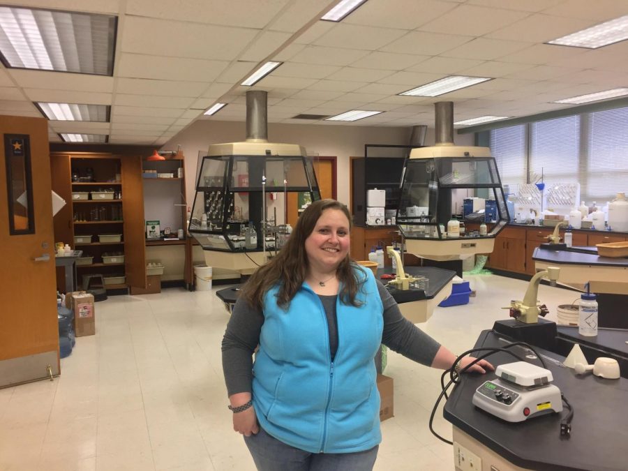 Dr. Morgan in her science lab that she utilizes during AP Chem, Analytical Chem, and other classes. 