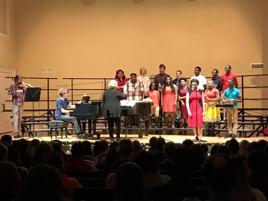 Mrs.+Henrys+Spanish+classes+give+an+invigorating+performance+on+the+night+of+the+holiday+language+concert%2C+leaving+audience+members+on+the+edge+of+their+seats.