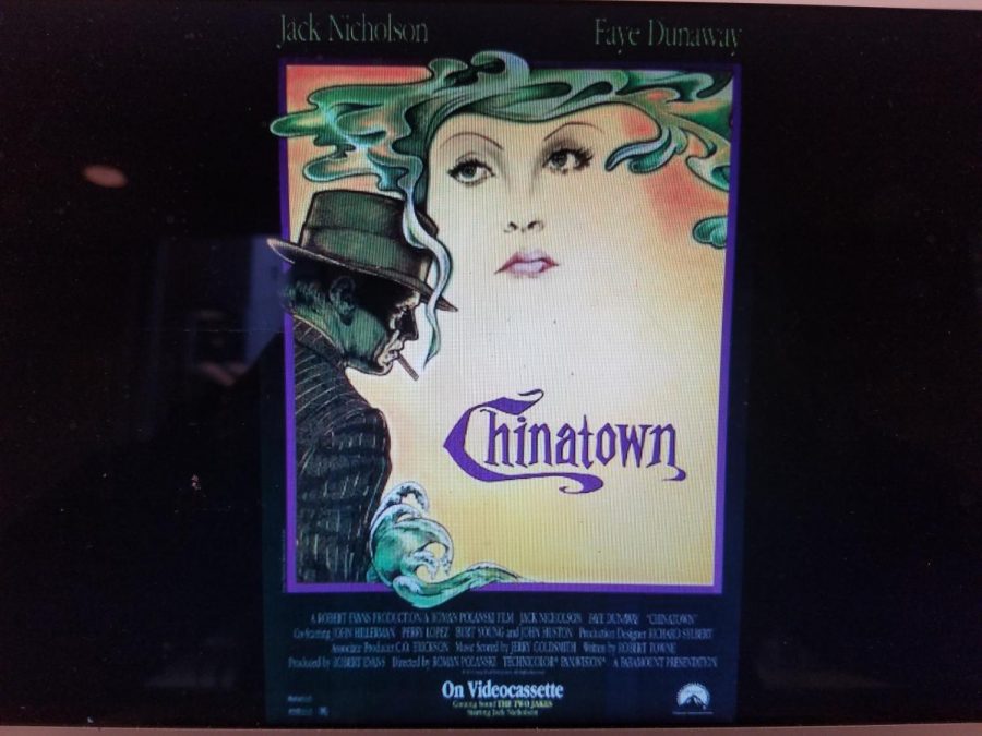 Robert Townes award-winning film Chinatown stars Jack Nicholson as Jake Gittes and Faye Dunaway as Evelyn Mulwray. 