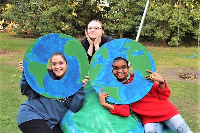 SEAL Club hosted an Earth Day celebration for the student body. 