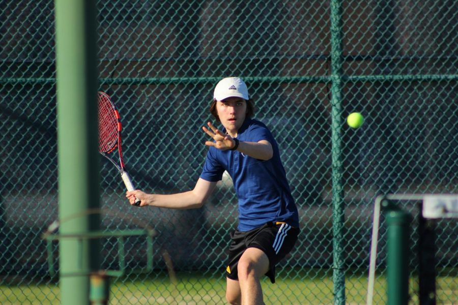 Junior Guillermo Hoffmann Meyer prepares to return the ball back to his opponent.