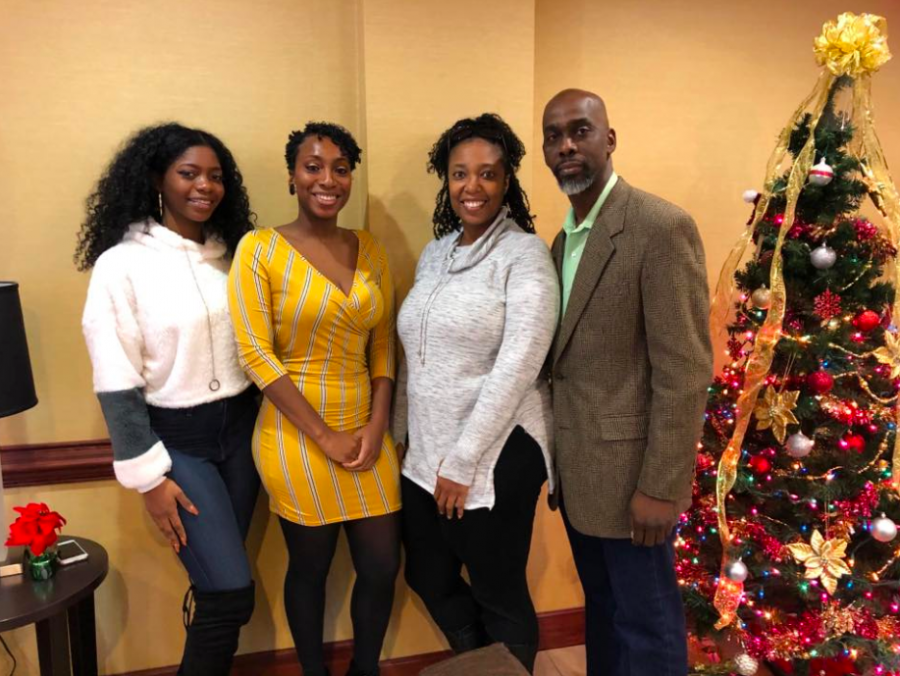 (From left to right) Kierra Mays, Keia Mays, Deidra Mays and Shawn Mays