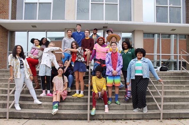 Students+dressed+up+for+Tacky+Day+on+Monday+met+on+the+steps+of+Hooper+to+take+a+group+picture.