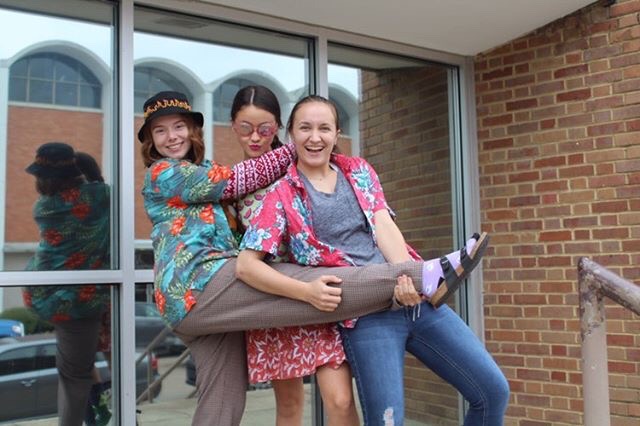 Students dress up for tacky day!