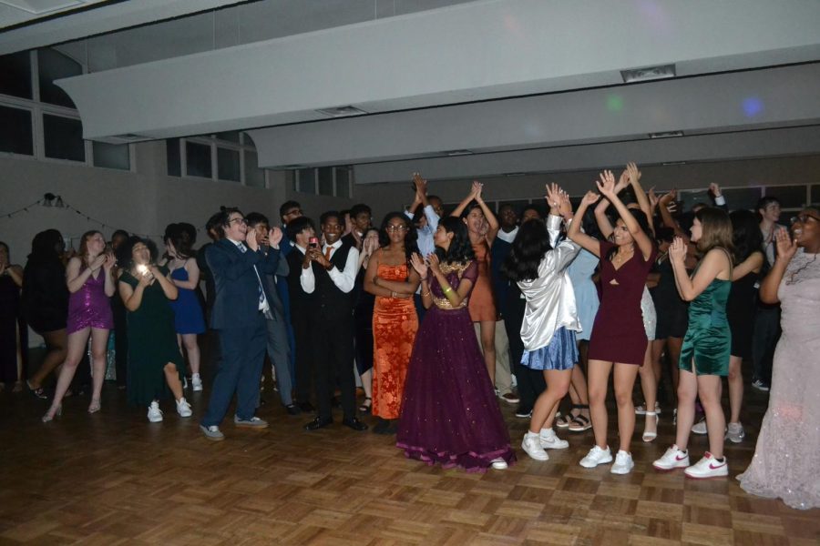 MSMS Students Spend ‘A Night in Ancient Greece’ at Winter Formal