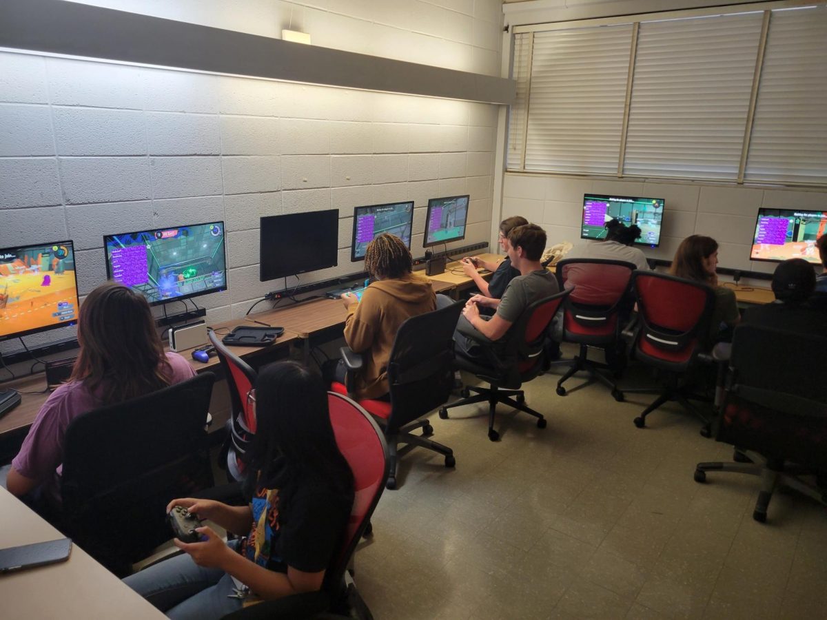 The Splatoon 3 team plays in the new computer lab. On Feb. 9, MSMS Blue Waves esports team President Levi Stevens announced the addition of a Valorant team captained by senior Ean Choi.