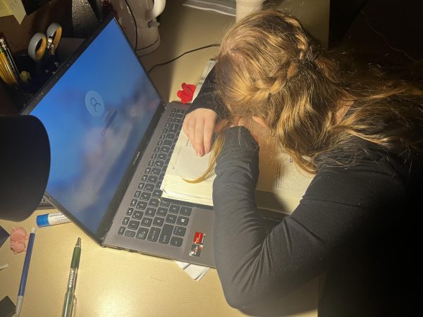 Junior Anya Klein falls asleep at her desk while completing homework for classes. Upon arrival at MSMS, students welcome an abundance of change into their lives, but one change students don’t typically anticipate is the deterioration of their sleep quality. Students’ sleep health is not adequately being supported and encouraged at MSMS, and sleep quality declines at MSMS primarily due to academic and residential factors.