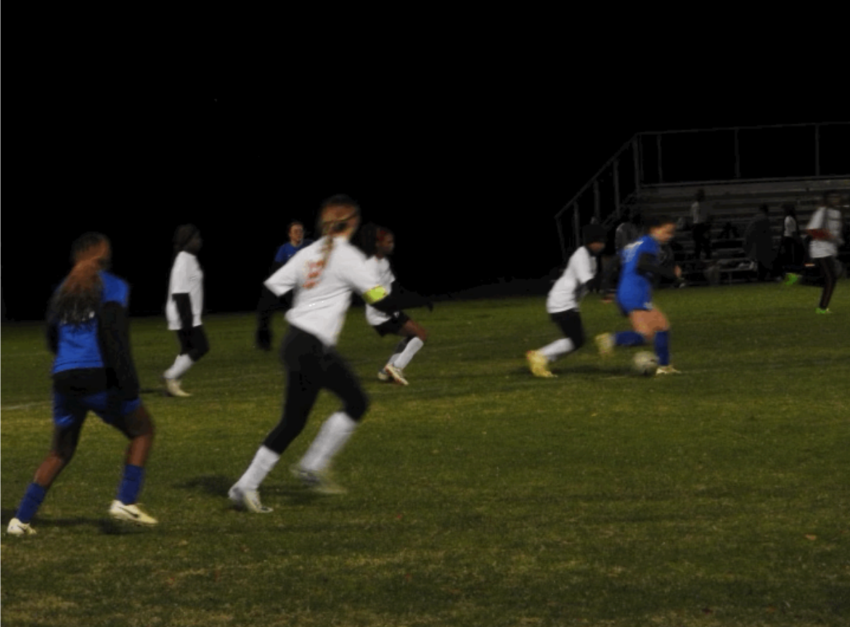 The Goen team controls the ball while Philadelphia tries to intercept on Jan. 7. 